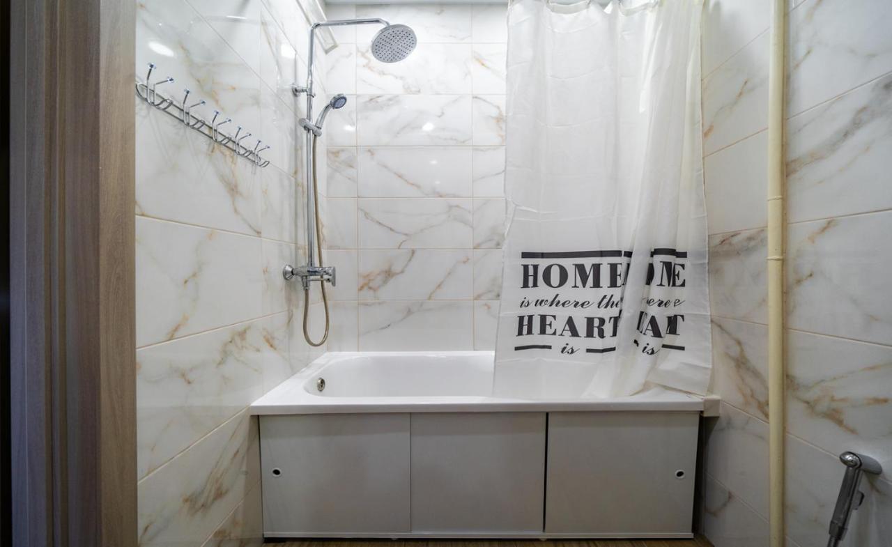 Apartment In The Heart Of Chernigov מראה חיצוני תמונה